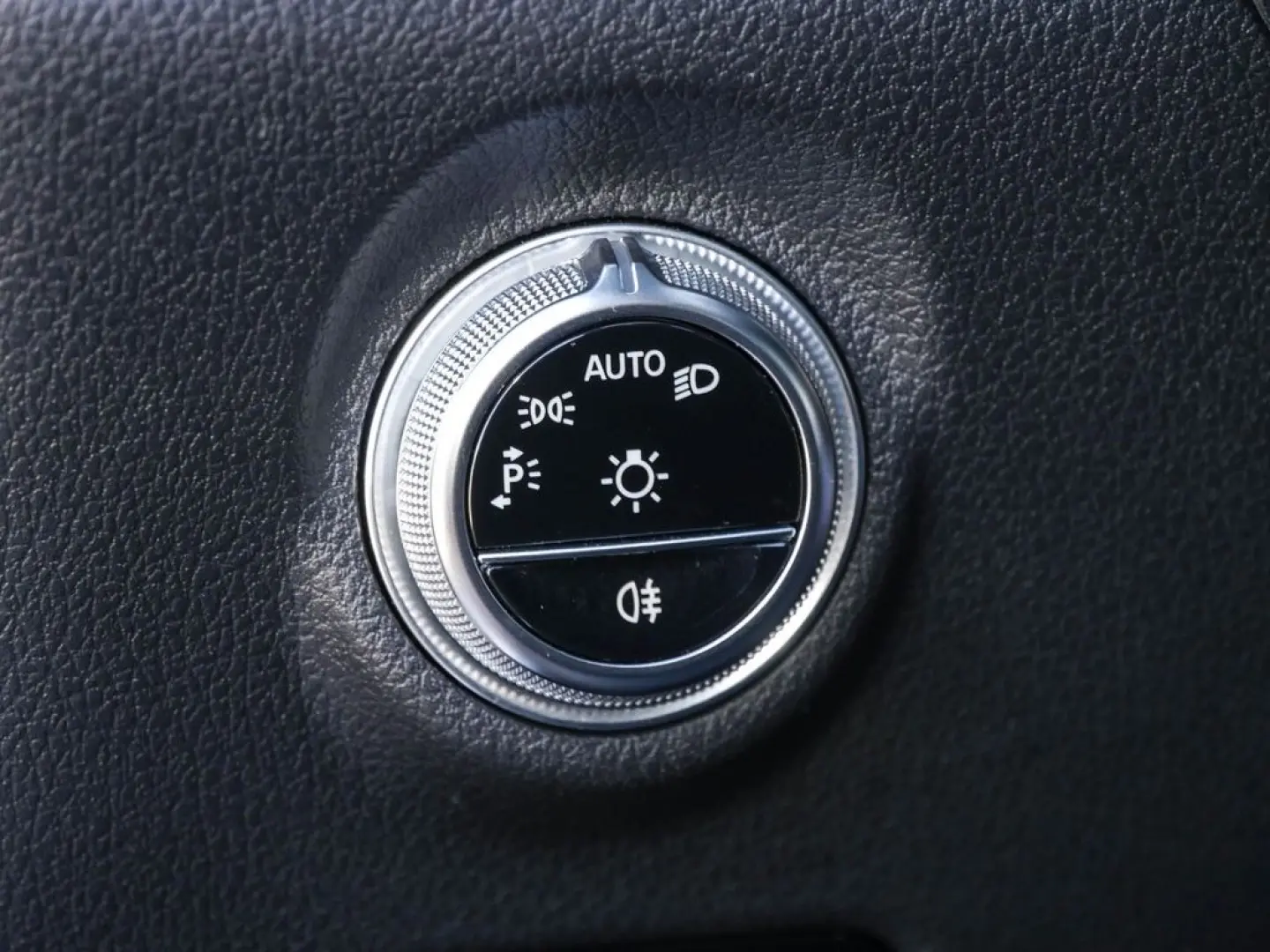 CLE 220d AMG Premium|NIGHT|KEYL|PANO|LED|360°