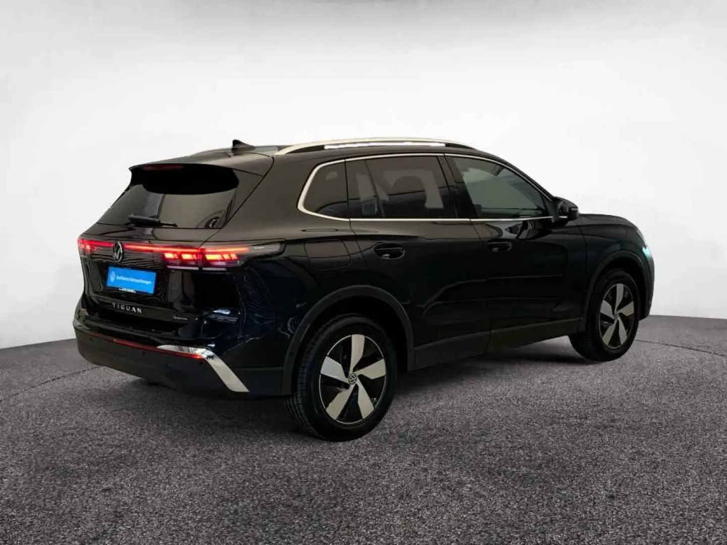 Tiguan Elegance 2.0 TDI DSG 4M *PANO*AHK*ACC*360