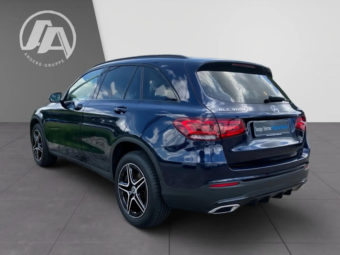 GLC 300 e 4M AMG+MBUX+Distr+digCock+Pano+LED+360