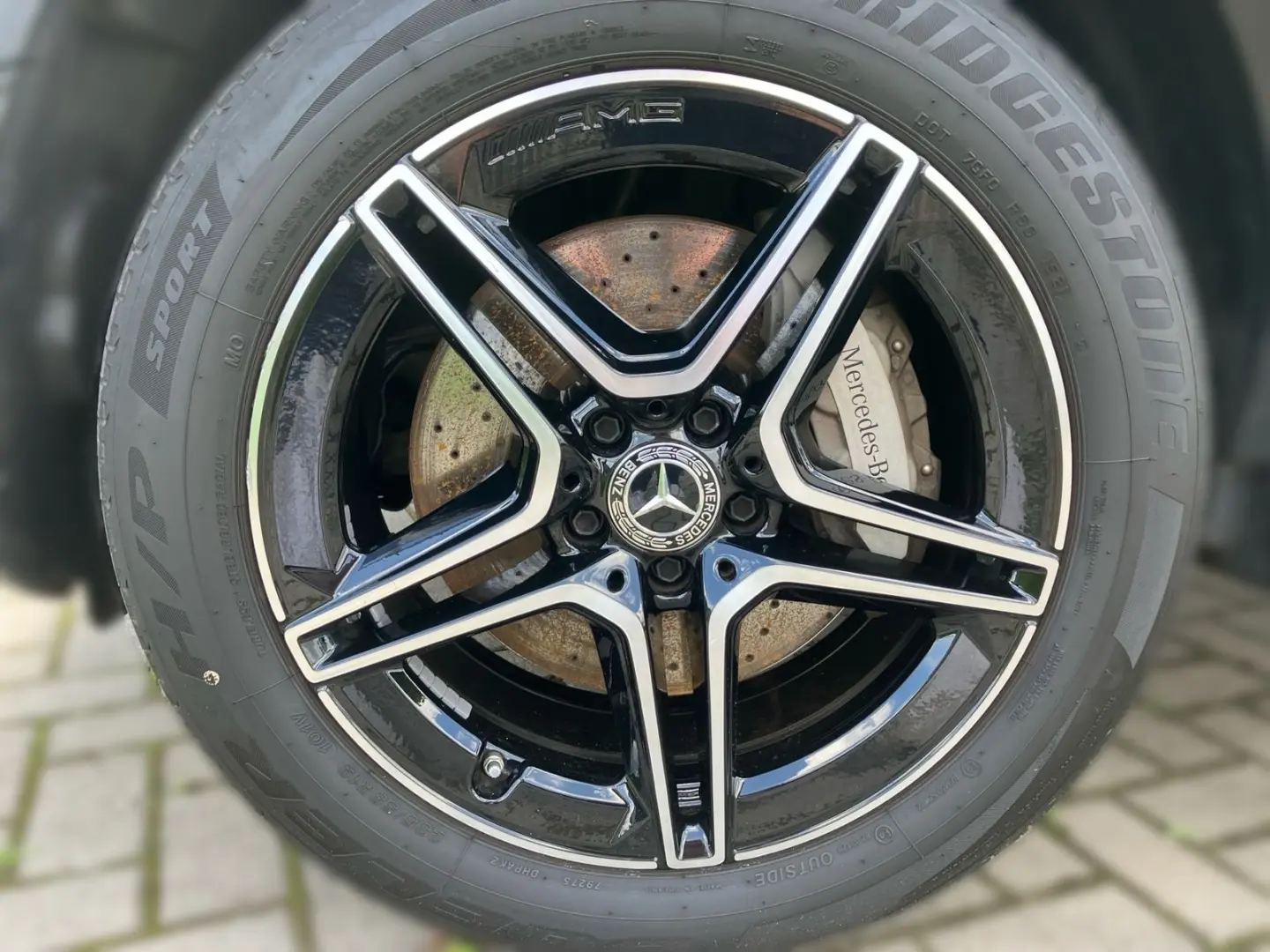 GLC 300 e 4M AMG+MBUX+Distr+digCock+Pano+LED+360