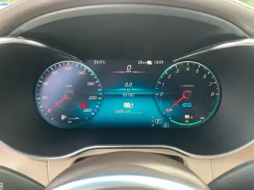 GLC 300 e 4M AMG+MBUX+Distr+digCock+Pano+LED+360