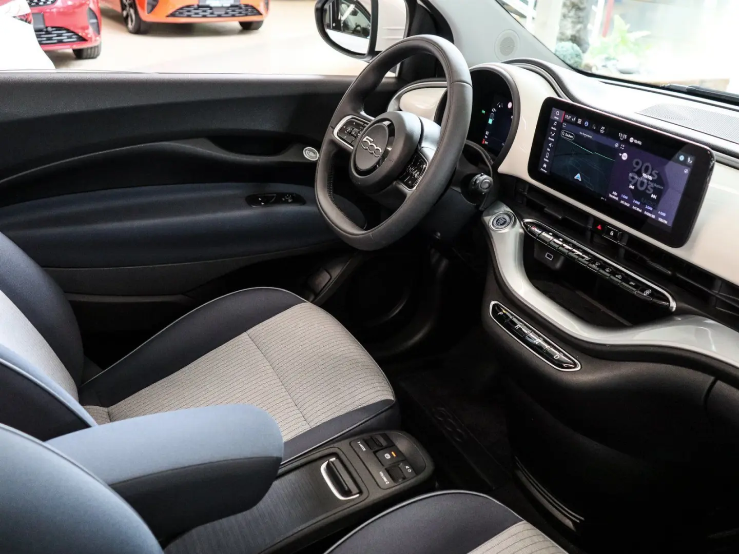 500e Neuer 500 Cabrio Icon, SHZ, CarPlay, LED