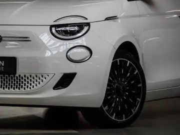 500e Neuer 500 Cabrio Icon, SHZ, CarPlay, LED