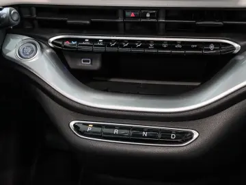 500e Neuer 500 Cabrio Icon, SHZ, CarPlay, LED
