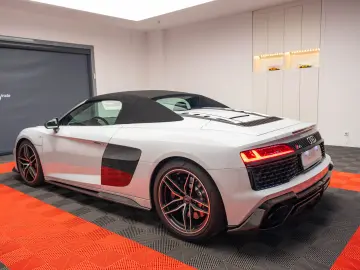 Audi R8 Spyder V10 performance quattro Carbon*LASER*B&O*NAVI