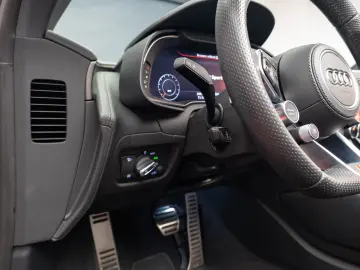 Audi R8 Spyder V10 performance quattro Carbon*LASER*B&O*NAVI