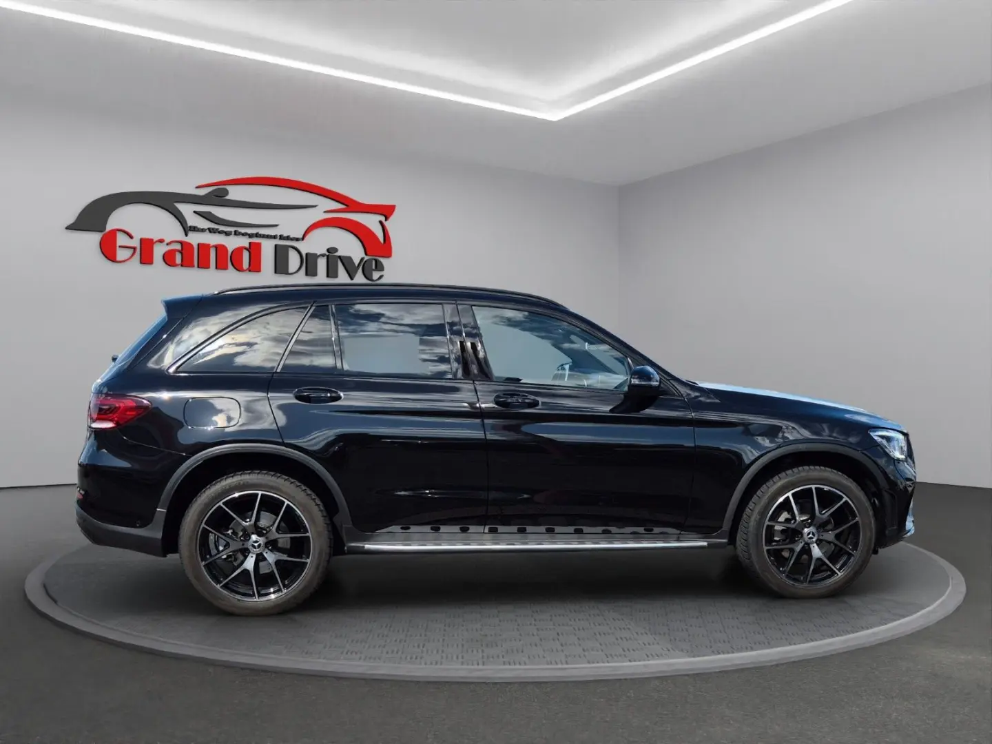 GLC 300 4Matic AMG/LED/PANO/CAM 360/PDC/FACELIFT