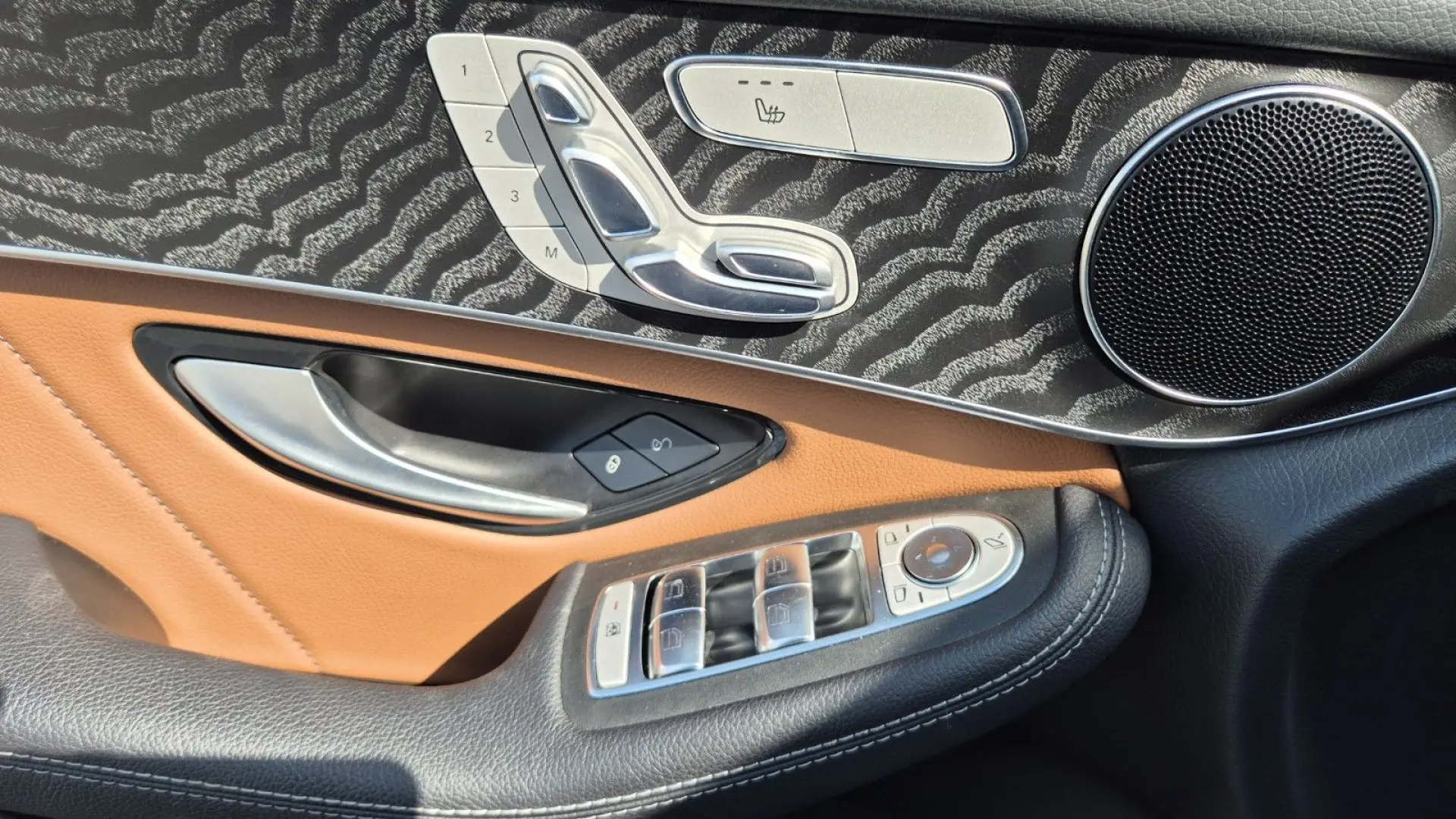 GLC 300 4Matic AMG/LED/PANO/CAM 360/PDC/FACELIFT