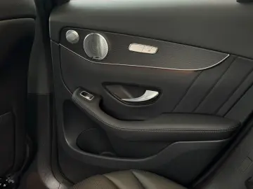 GLC 300 AMG VIRTUAL COCKPIT/360°/BURMEISTER/SHZ