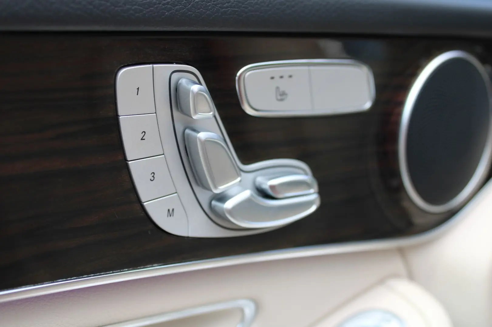 GLC 300 Keyless/Panorama/Kamera/Leder/Carplay