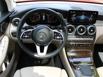 GLC 300 Keyless/Panorama/Kamera/Leder/Carplay
