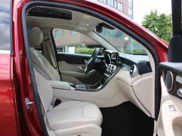 GLC 300 Keyless/Panorama/Kamera/Leder/Carplay