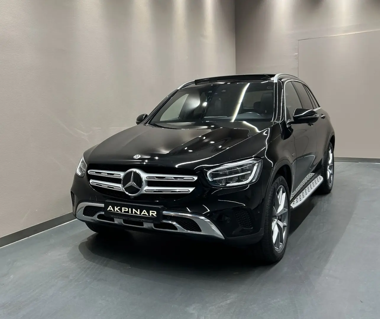 GLC300 e 4M *PANO*BURMESTER*360°*KEYLESS*DISTR.*