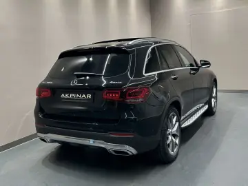 GLC300 e 4M *PANO*BURMESTER*360°*KEYLESS*DISTR.*