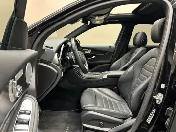 GLC300 e 4M *PANO*BURMESTER*360°*KEYLESS*DISTR.*
