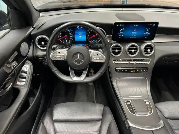 GLC300 e 4M *PANO*BURMESTER*360°*KEYLESS*DISTR.*