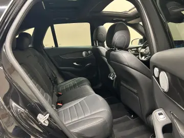 GLC300 e 4M *PANO*BURMESTER*360°*KEYLESS*DISTR.*
