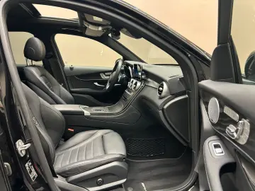 GLC300 e 4M *PANO*BURMESTER*360°*KEYLESS*DISTR.*
