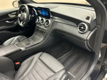 GLC300 e 4M *PANO*BURMESTER*360°*KEYLESS*DISTR.*