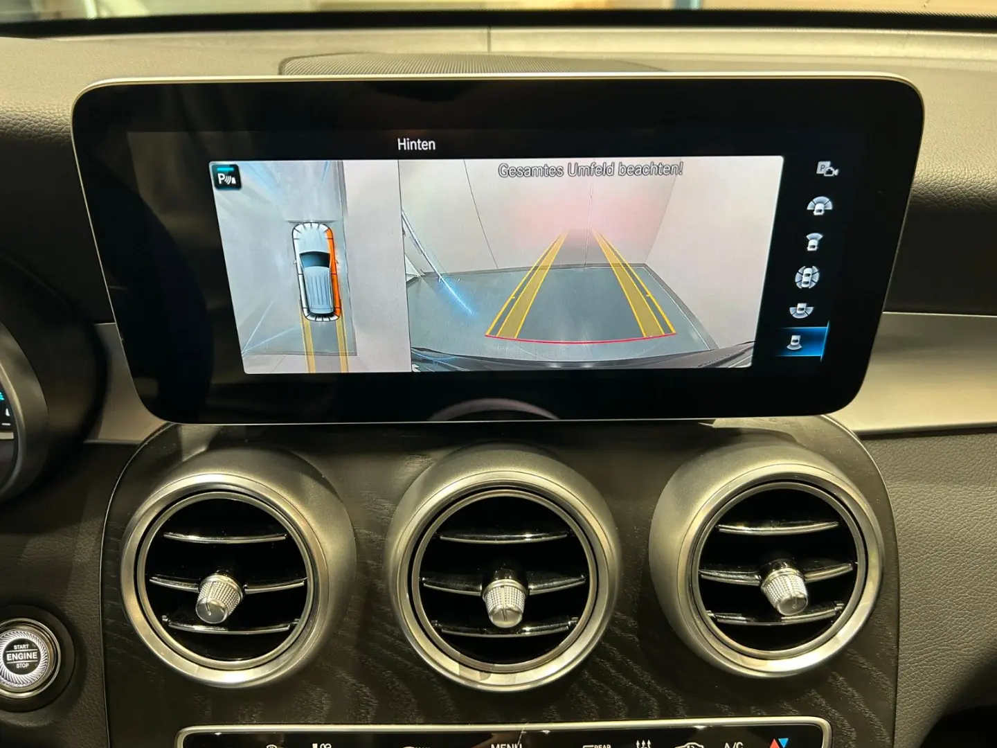 GLC300 e 4M *PANO*BURMESTER*360°*KEYLESS*DISTR.*