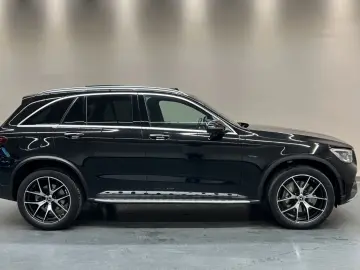 GLC300 de 9G 4M *AMG LINE*PANO*BURMESTER*AHK*360