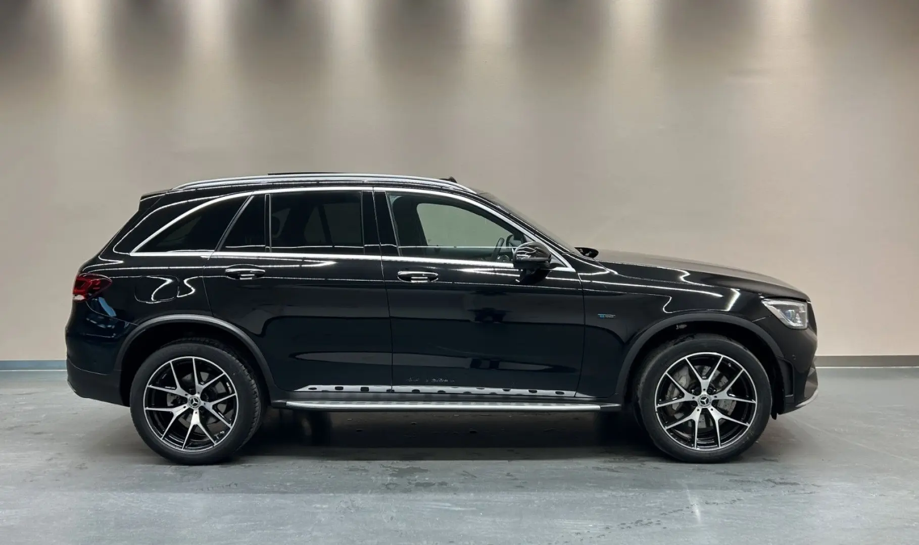 GLC300 de 9G 4M *AMG LINE*PANO*BURMESTER*AHK*360