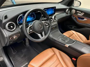 GLC300 de 9G 4M *AMG LINE*PANO*BURMESTER*AHK*360