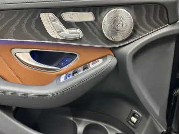 GLC300 de 9G 4M *AMG LINE*PANO*BURMESTER*AHK*360