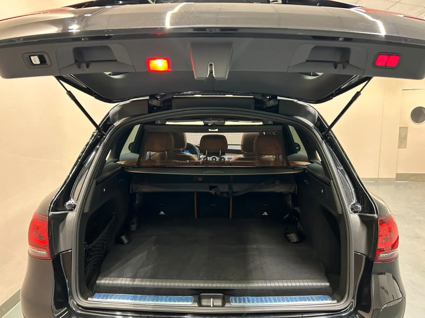 GLC300 de 9G 4M *AMG LINE*PANO*BURMESTER*AHK*360