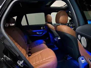 GLC300 de 9G 4M *AMG LINE*PANO*BURMESTER*AHK*360