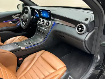 GLC300 de 9G 4M *AMG LINE*PANO*BURMESTER*AHK*360