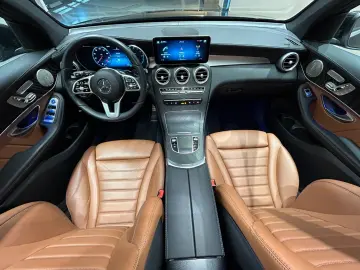 GLC300 de 9G 4M *AMG LINE*PANO*BURMESTER*AHK*360