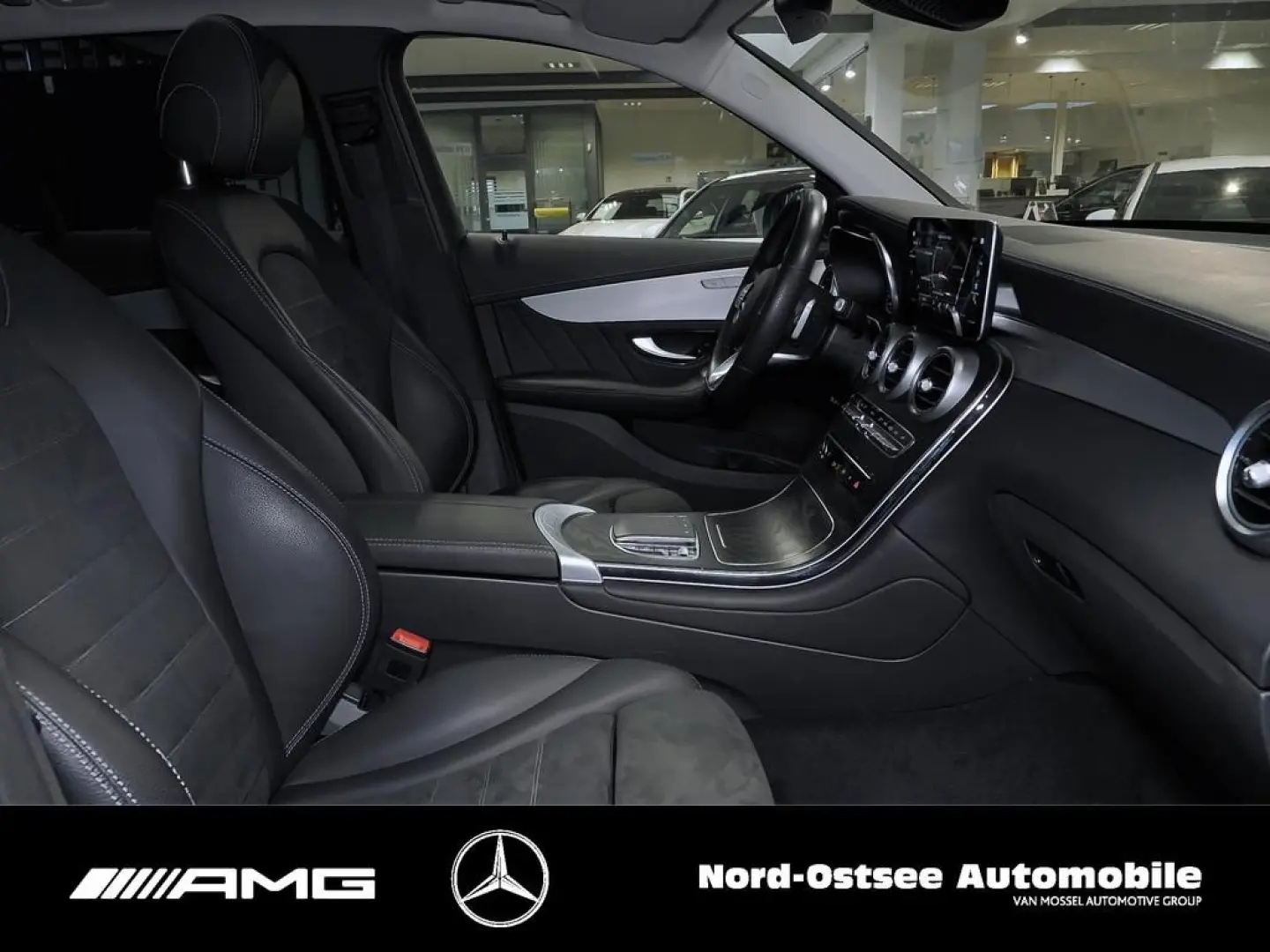 GLC 400 d 4M AMG NIGHT PANO AHK HUD DISTRO LED