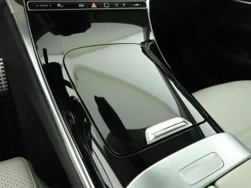 GLC 300 d 4M AMG*Pano*Airmatic*Memory*Digi-Light