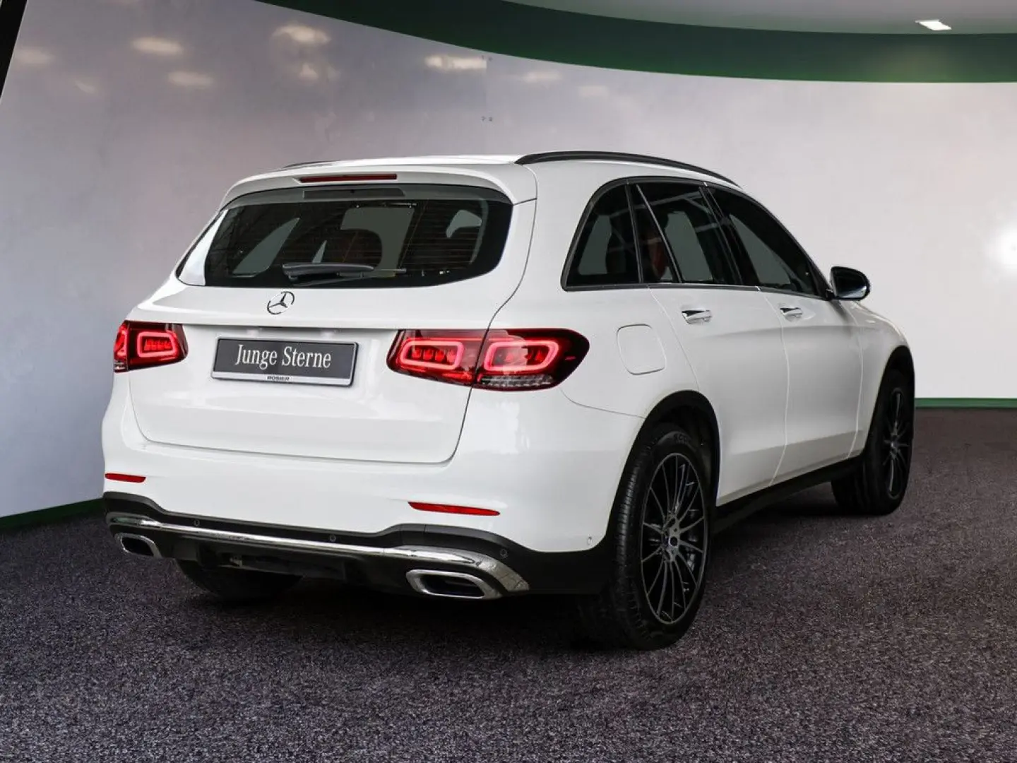 GLC 400 d 4M AMG Line AHK Distr. LED Pano HUD Na
