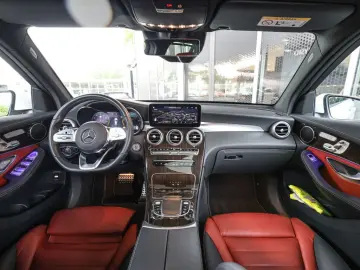 GLC 400 d 4M AMG Line AHK Distr. LED Pano HUD Na