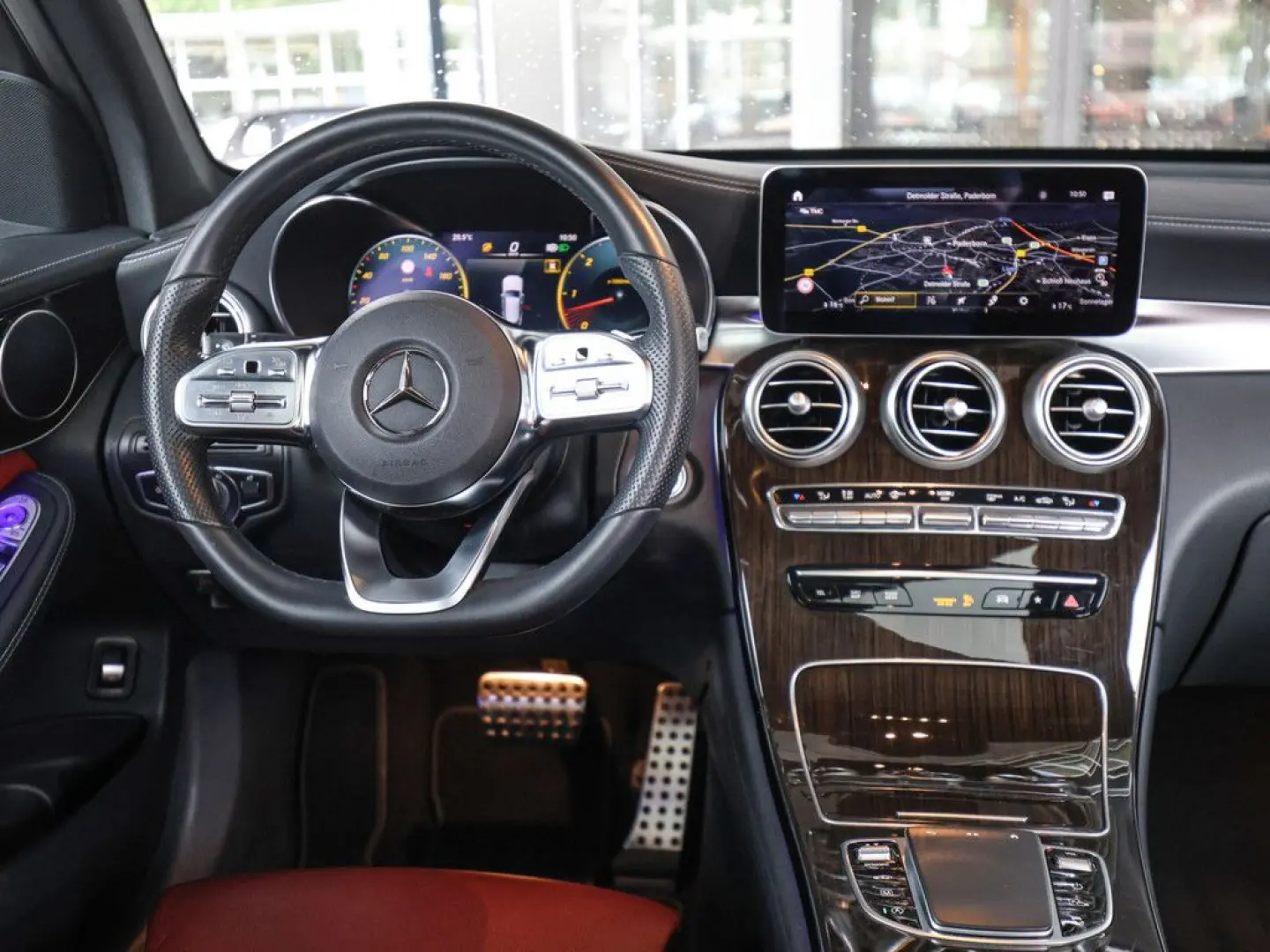 GLC 400 d 4M AMG Line AHK Distr. LED Pano HUD Na
