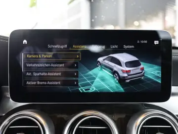 GLC 400 d 4M AMG Line AHK Distr. LED Pano HUD Na