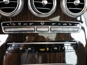 GLC 400 d 4M AMG Line AHK Distr. LED Pano HUD Na