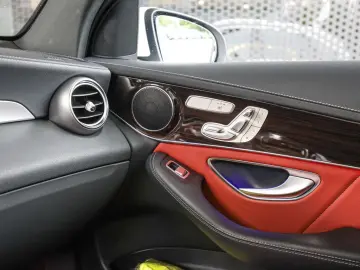 GLC 400 d 4M AMG Line AHK Distr. LED Pano HUD Na