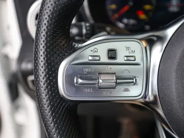 GLC 400 d 4M AMG Line AHK Distr. LED Pano HUD Na