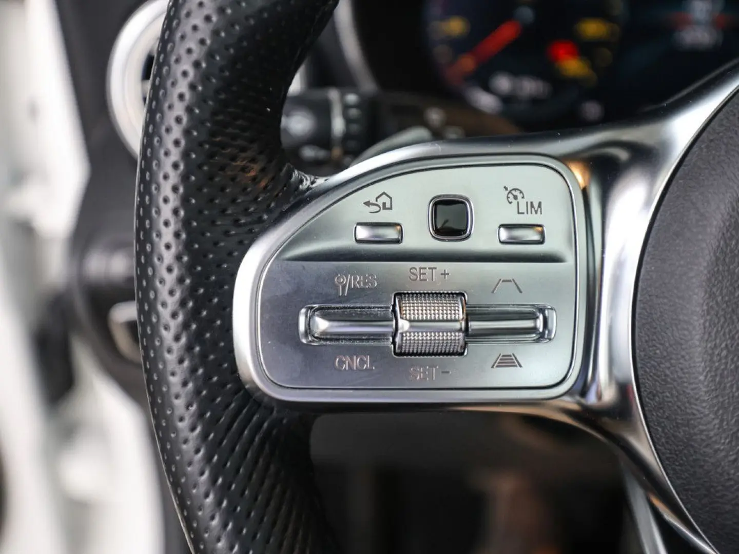 GLC 400 d 4M AMG Line AHK Distr. LED Pano HUD Na