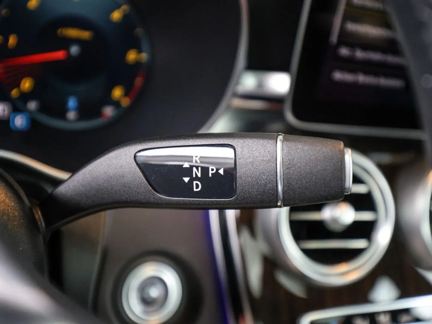 GLC 400 d 4M AMG Line AHK Distr. LED Pano HUD Na