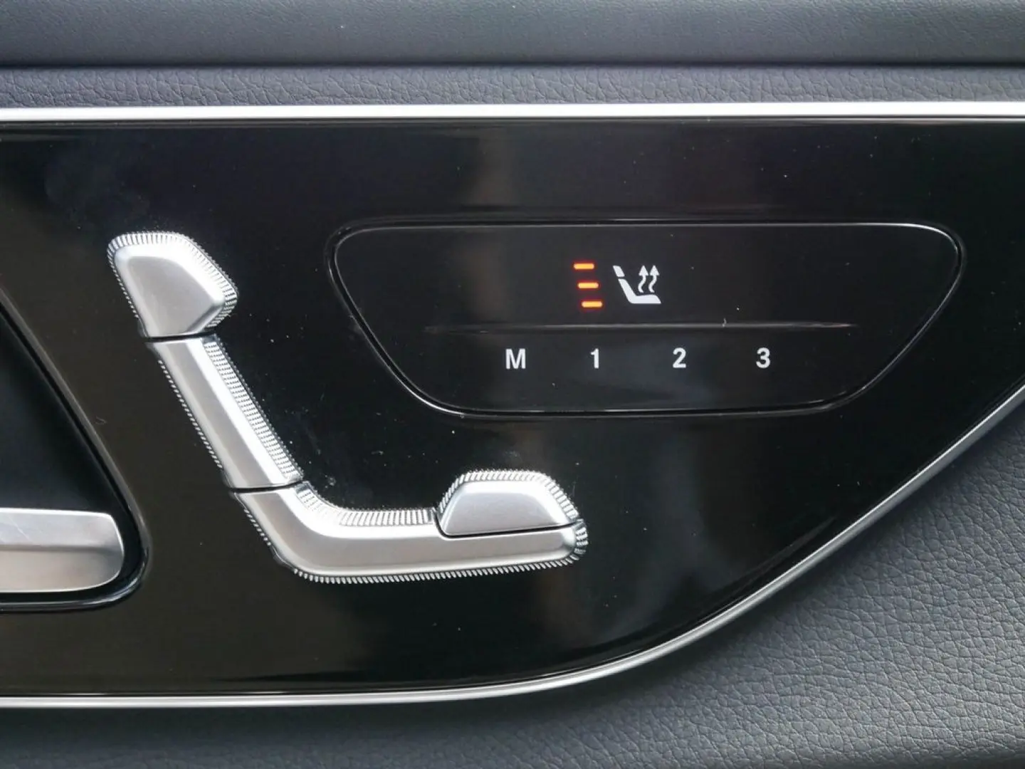 GLC 300 4MATIC |AMG|NIGHT|KEYL|NAVI|PANO|BURM|LM
