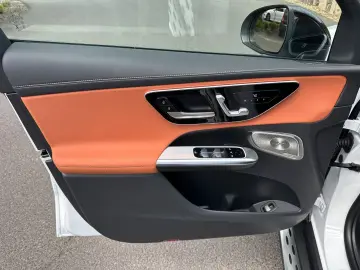 GLC 300d 4M AMG+PREMIUM+STANDHZG.+AHK+LEDERBRAUN