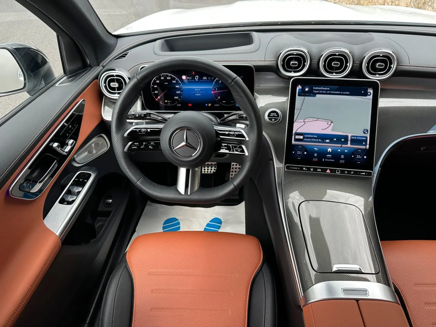 GLC 300d 4M AMG+PREMIUM+STANDHZG.+AHK+LEDERBRAUN