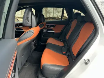 GLC 300d 4M AMG+PREMIUM+STANDHZG.+AHK+LEDERBRAUN