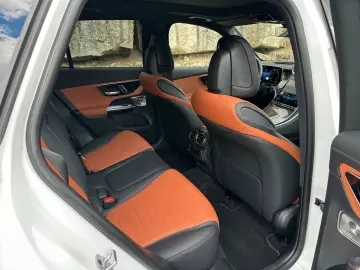 GLC 300d 4M AMG+PREMIUM+STANDHZG.+AHK+LEDERBRAUN