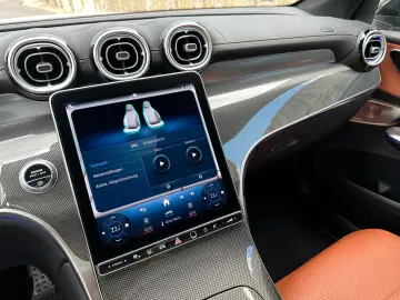 GLC 300d 4M AMG+PREMIUM+STANDHZG.+AHK+LEDERBRAUN