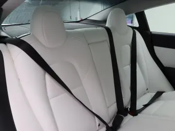 Model 3 Long-Range AWD 351pk 75 kWh [ AUTOPILOT+